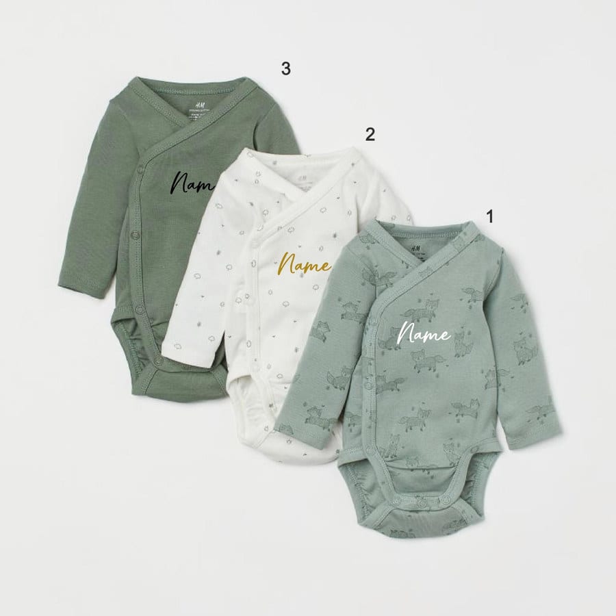Custom Name on H&amp;M 3-pack long-sleeved bodysuits (0-9mths) - Light Green/Foxes (2-4M, 1. Simple, Gold, Gold, Gold)