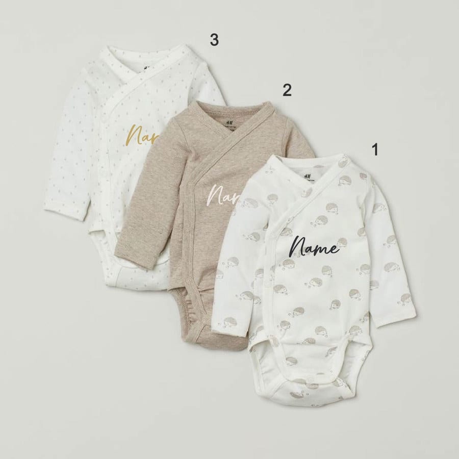 Custom Name on H&amp;M 3-pack long-sleeved bodysuits (0-9mths) - Hedgehogs (1-2M, 1. Simple, Gold, Gold, Gold)