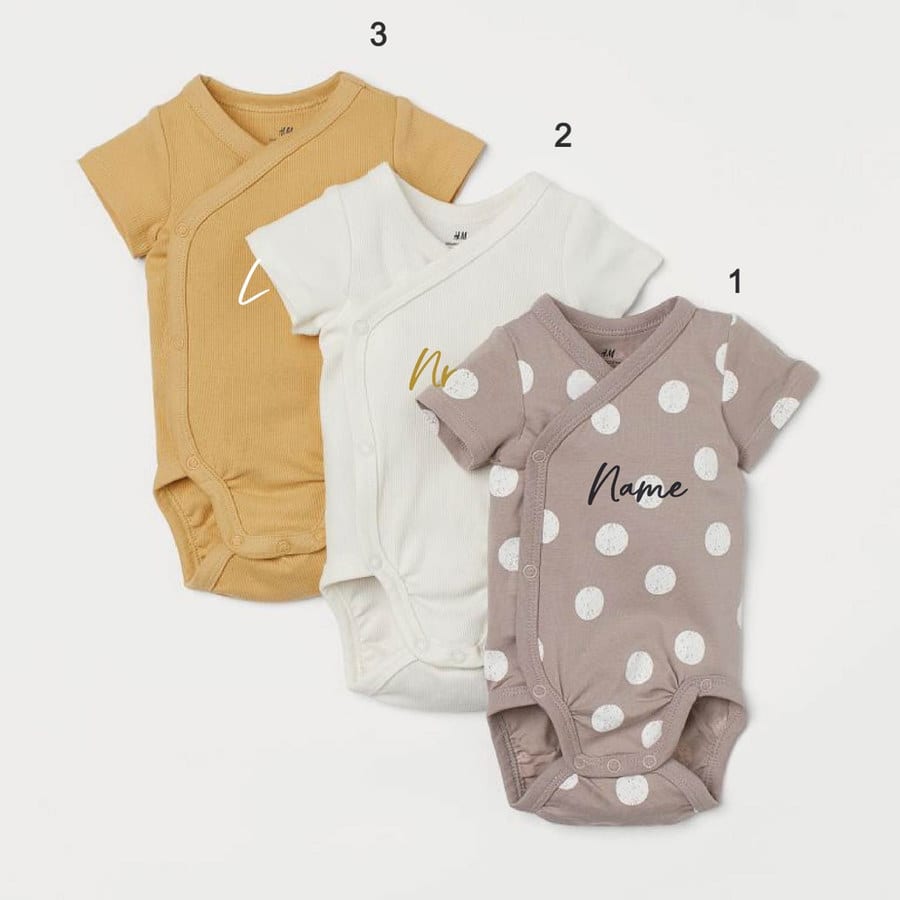 Custom Name on H&amp;M 3-pack wrapover bodysuits -Greige/Spotted (0-1M, 1. Simple, Gold, Gold, Gold)
